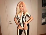 Nicki Minaj z piersiami na wierzchu w kreacji